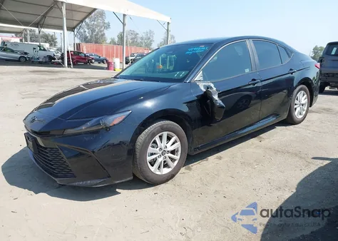 2025 Toyota Camry Le z USA, uszkodzony, nr VIN 4T1DAACK0SU532972